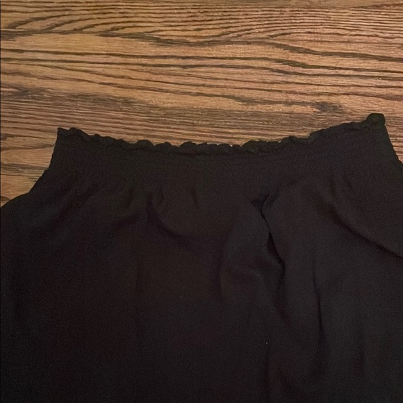 Women’s black skirt size xs black with elastic stretch waist. Joe Fresh brand. - Picture 5 of 5
